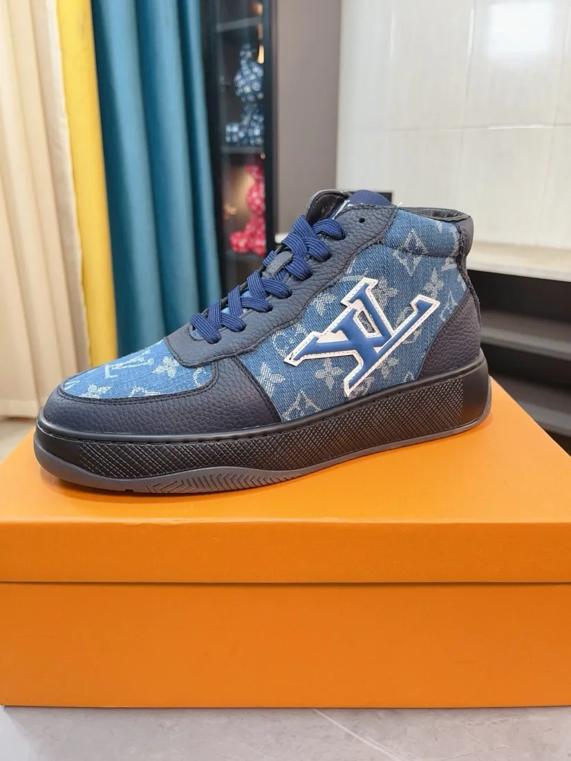 Men's shoes 💰438🌹🌹【LOUIS VUITTON】Same style on Louis Vuitton* official website🚹Men's high-top casual shoes❤️Same style as popular celebrities and big names ~ Best-selling at home and abroad Lv focuses on the checkerboard series...Imported first-layer cowhide with special fabrics➕Full sheep leather lining➕Brand-specific hollow outsole💎Produced by OEM The highest version🔍🔍Number of codes: 38-44,